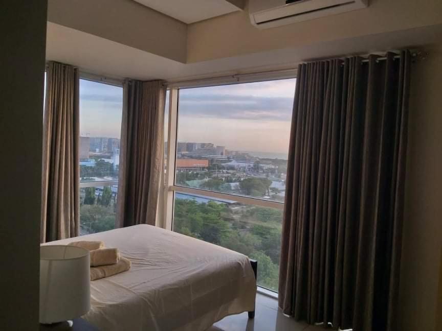 De Luxe, Standard And Studio Suites -The Breeze Residences-Close To Airport,Mall Of Asia, Us Embassy 마닐라 외부 사진