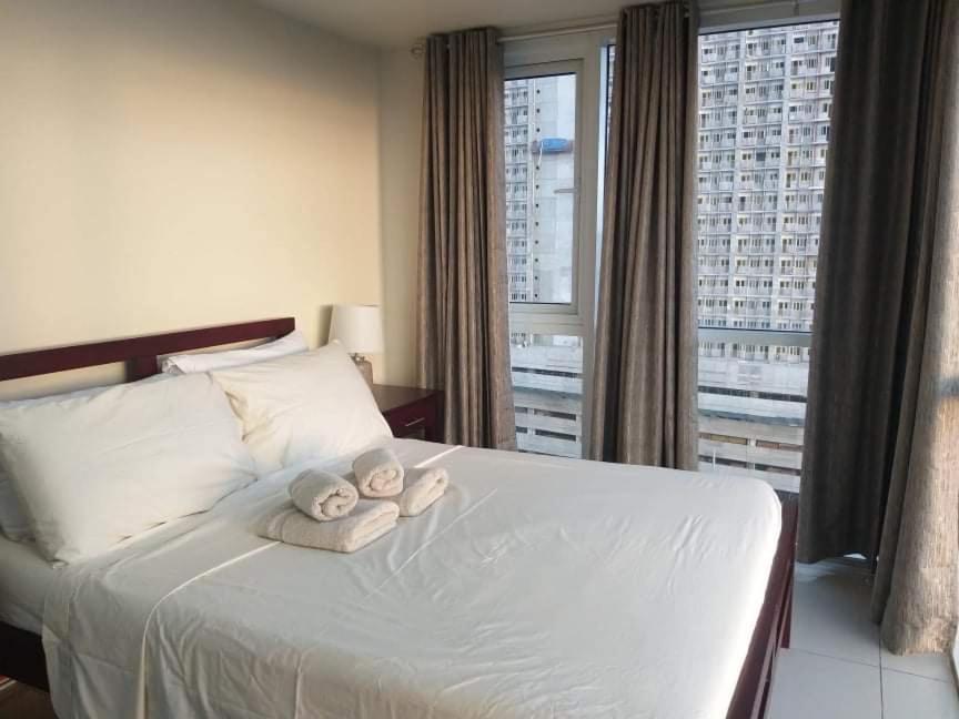 De Luxe, Standard And Studio Suites -The Breeze Residences-Close To Airport,Mall Of Asia, Us Embassy 마닐라 외부 사진