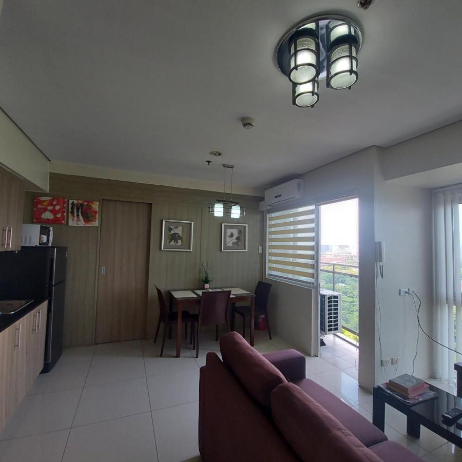 De Luxe, Standard And Studio Suites -The Breeze Residences-Close To Airport,Mall Of Asia, Us Embassy 마닐라 외부 사진