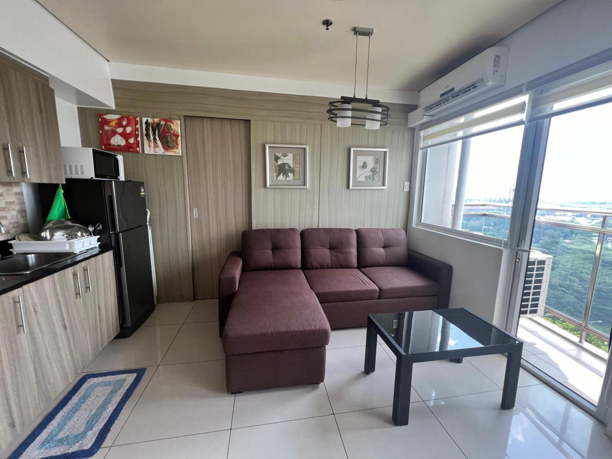 De Luxe, Standard And Studio Suites -The Breeze Residences-Close To Airport,Mall Of Asia, Us Embassy 마닐라 외부 사진