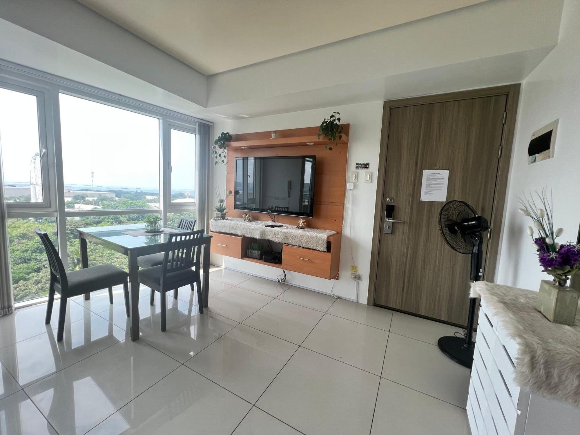 De Luxe, Standard And Studio Suites -The Breeze Residences-Close To Airport,Mall Of Asia, Us Embassy 마닐라 외부 사진