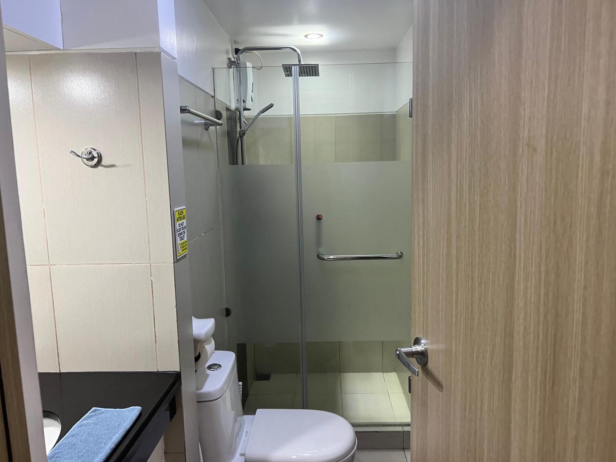 De Luxe, Standard And Studio Suites -The Breeze Residences-Close To Airport,Mall Of Asia, Us Embassy 마닐라 외부 사진