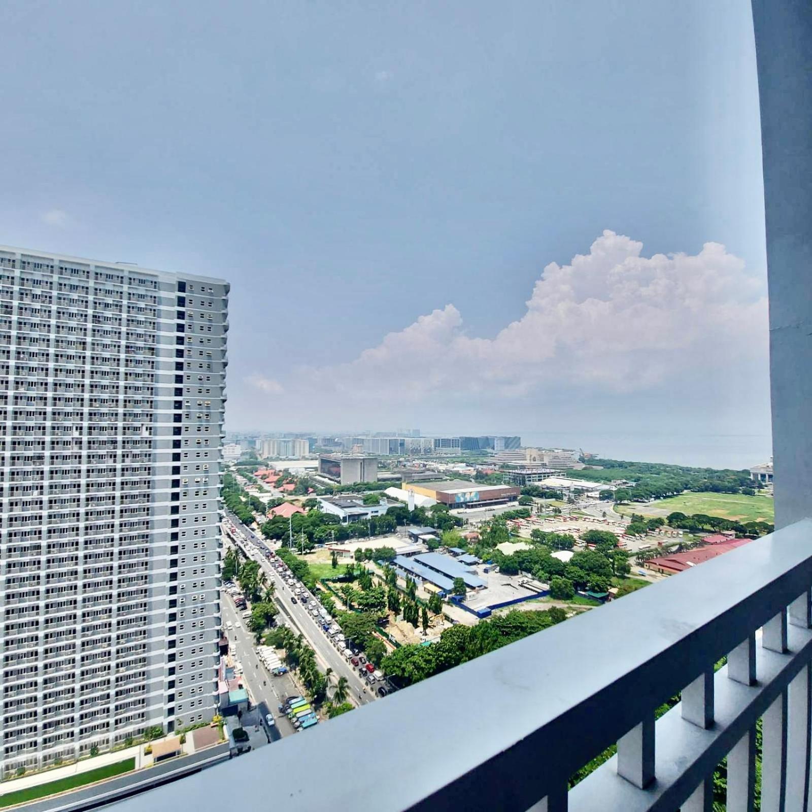 De Luxe, Standard And Studio Suites -The Breeze Residences-Close To Airport,Mall Of Asia, Us Embassy 마닐라 외부 사진