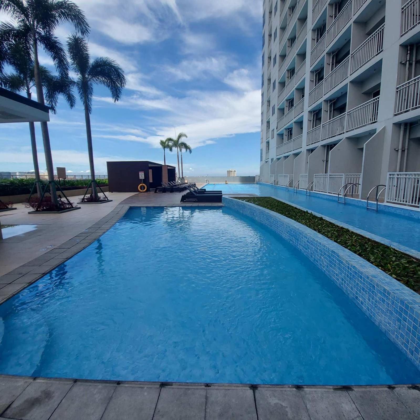 De Luxe, Standard And Studio Suites -The Breeze Residences-Close To Airport,Mall Of Asia, Us Embassy 마닐라 외부 사진