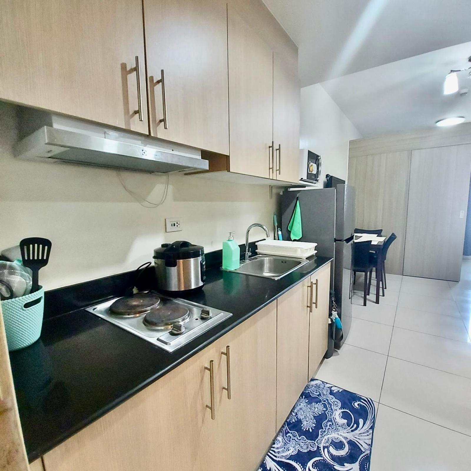 De Luxe, Standard And Studio Suites -The Breeze Residences-Close To Airport,Mall Of Asia, Us Embassy 마닐라 외부 사진
